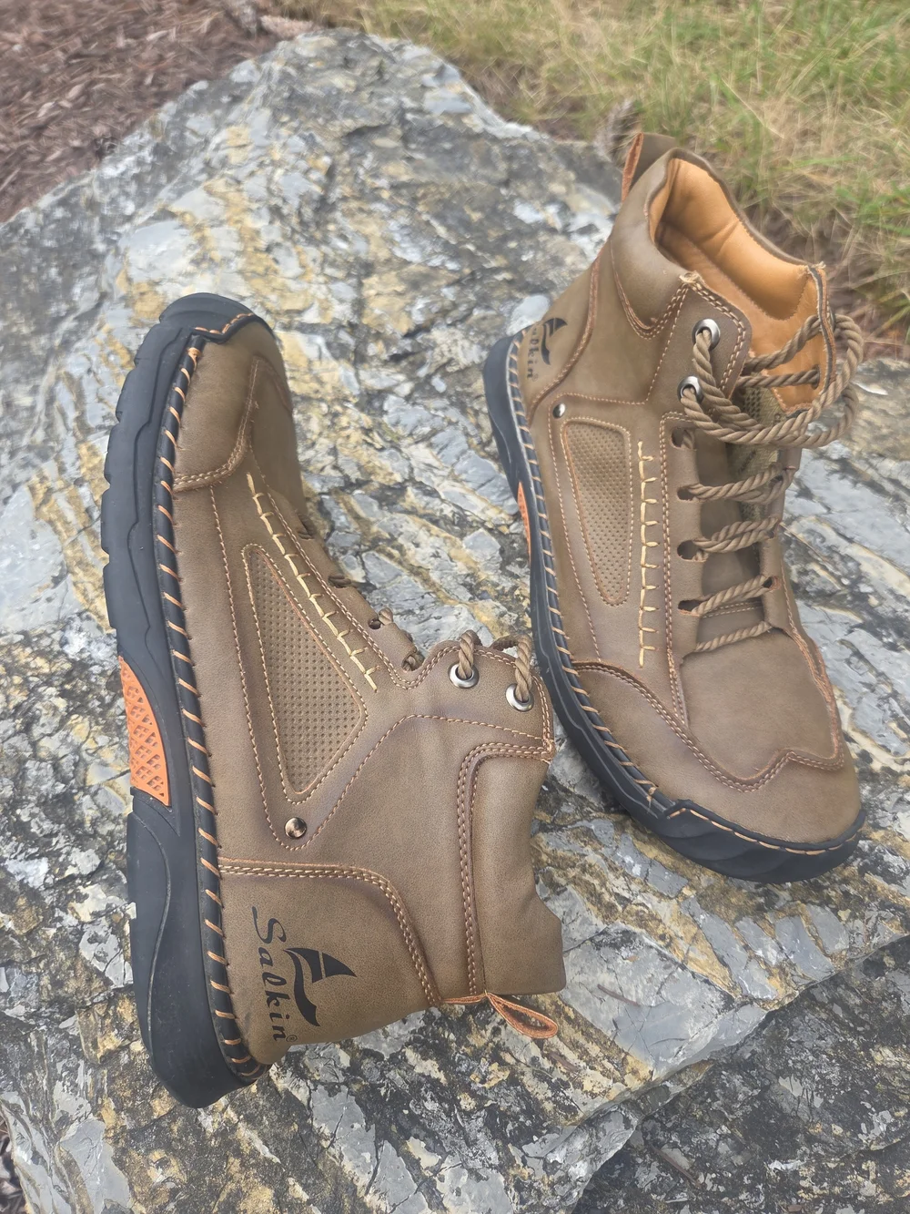 Salomon Brown/Tan Men's Outdoor Lace-Up Boots